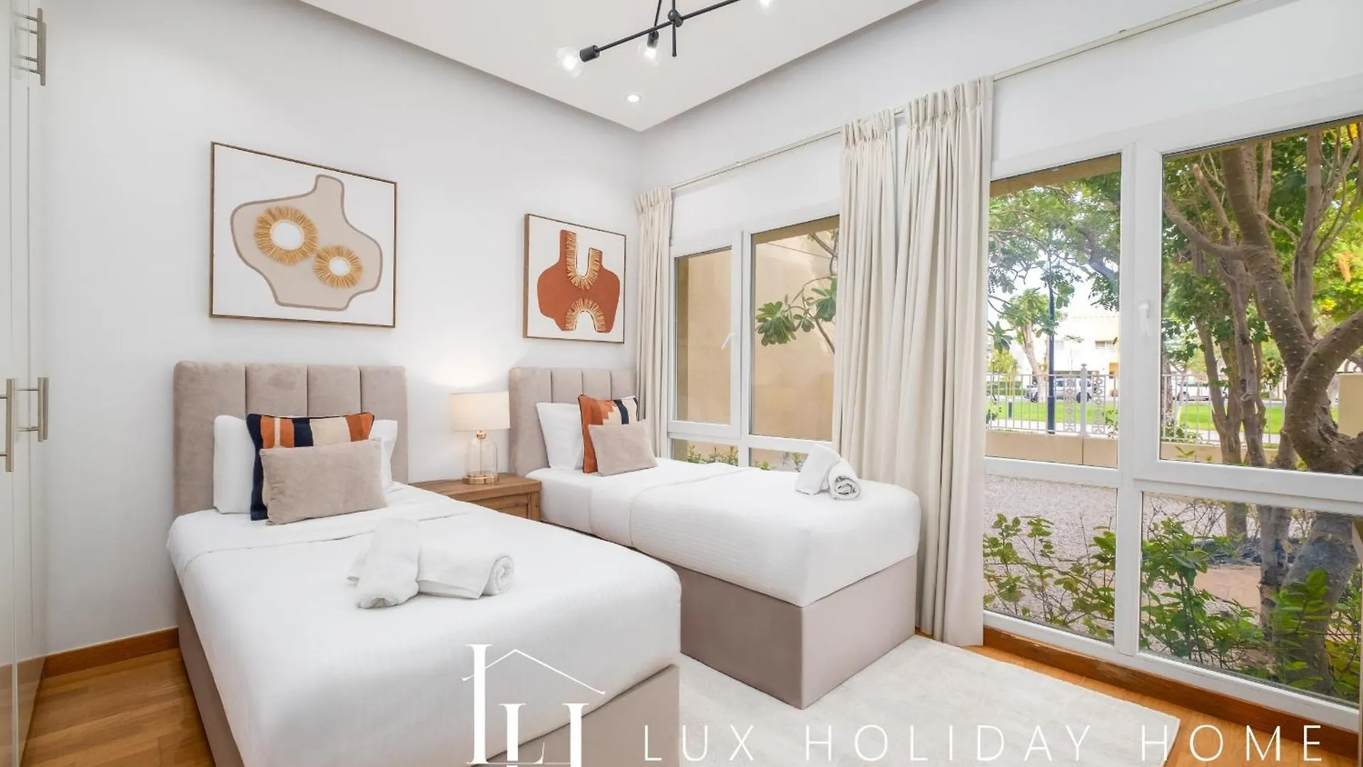 Lux The Meadows 5 Bed Villa Dubai United Arab Emirates