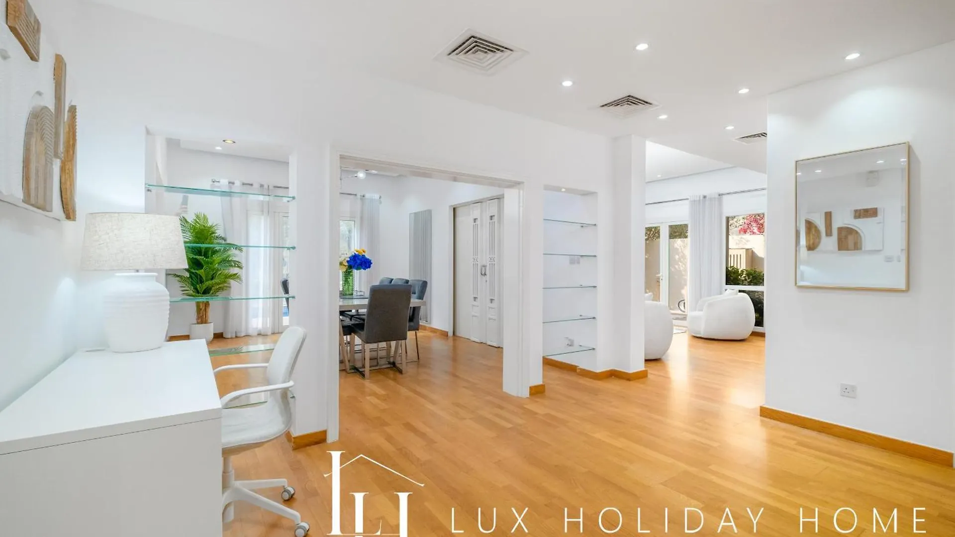 Lux The Meadows 5 Bed Villa Dubai