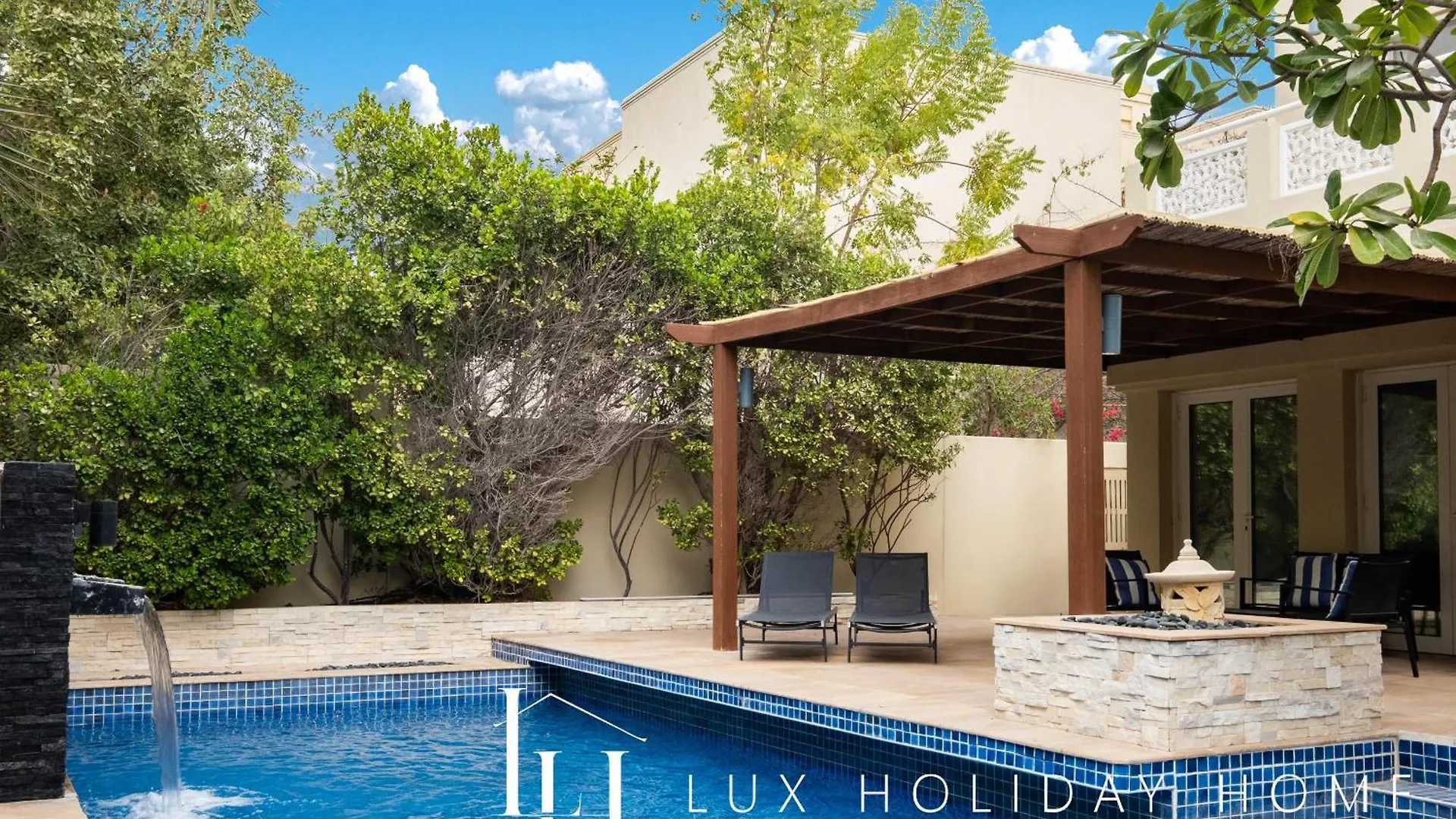 Lux The Meadows 5 Bed Villa Dubai